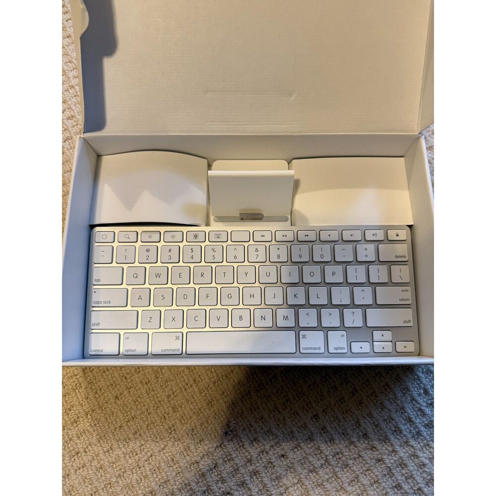 Apple White Tablet Keyboard